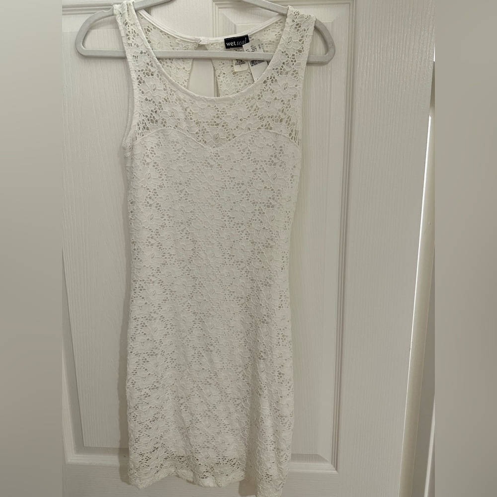 Short white stretchy lace dress